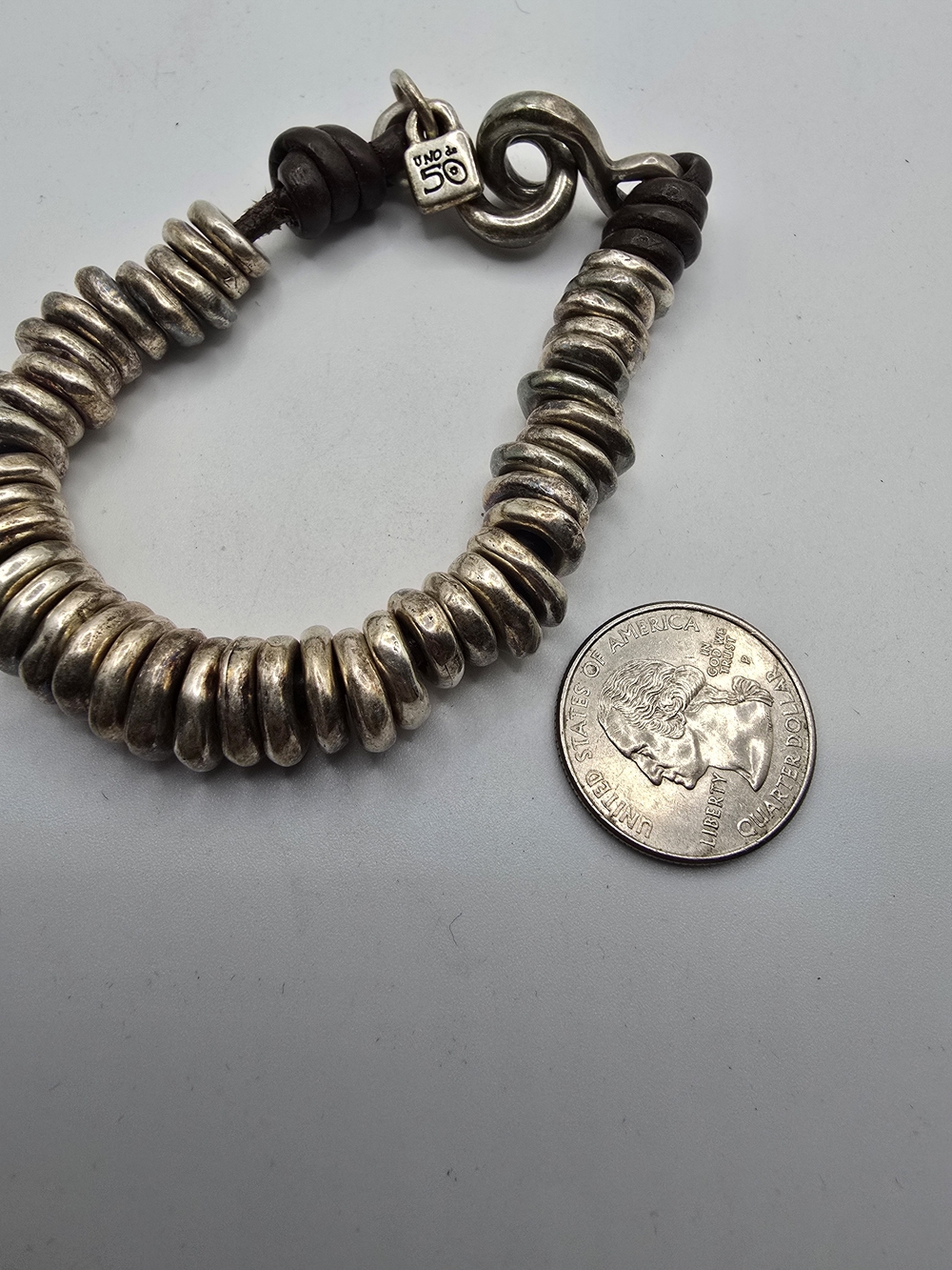 UNO de 50 Silver Bead and Brown Leather Bracelet - Picture 4 of 7